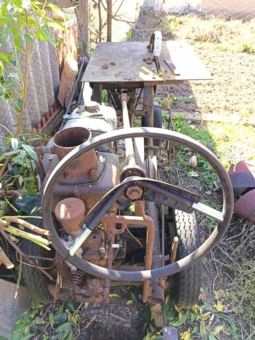 Vând motor tăiat lemne