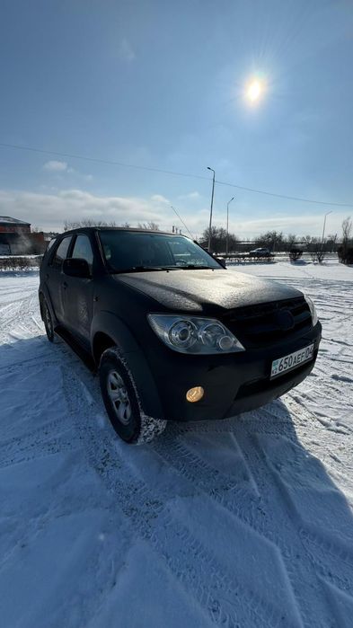 Машина Тайота фартюнер