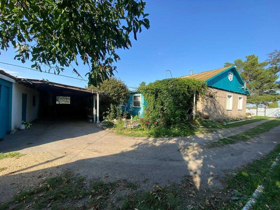 Продам дом у озера