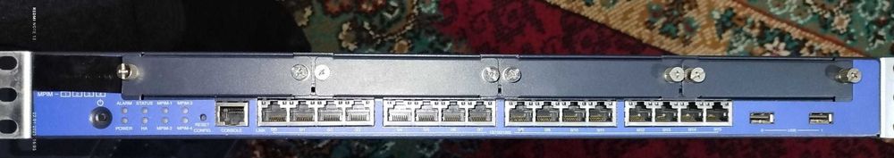 Сетевой коммутатор и роутер Juniper SRX240, EX3200, EX2200 seria