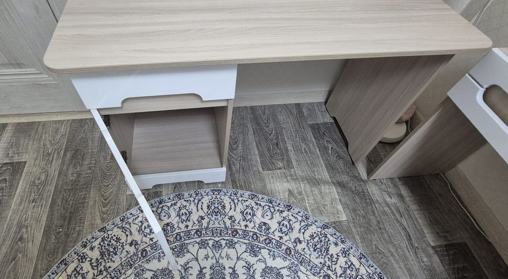 Продам письменный стол