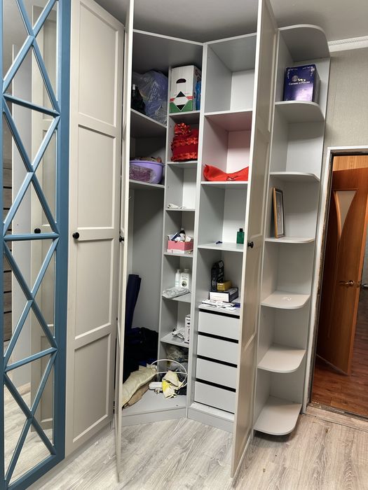 Продам угловой шкаф