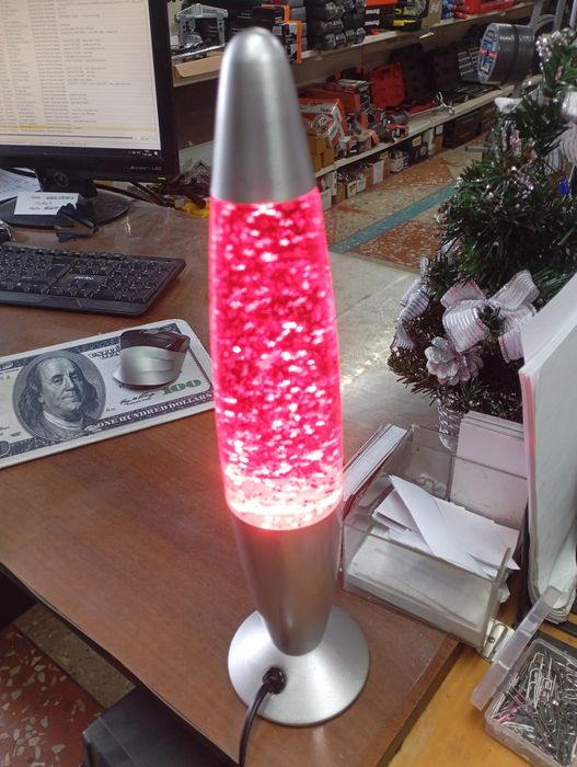 Продам лавалампу.