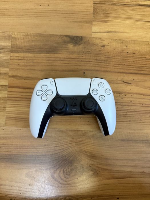 PlayStation 5(дисковой)+ игровой руль + 17 игр