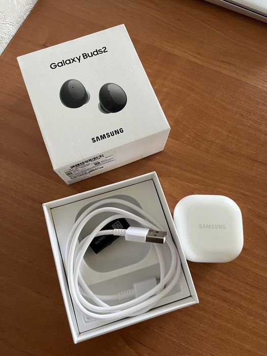 Беспроводной наушник Samsung