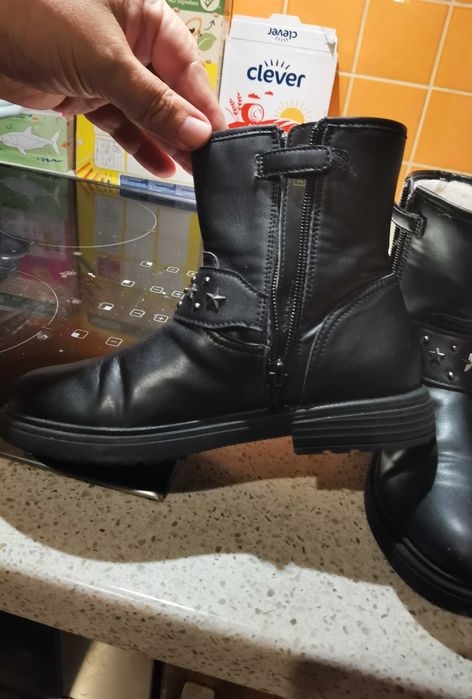 Нови ботушки на марката Geox 32.