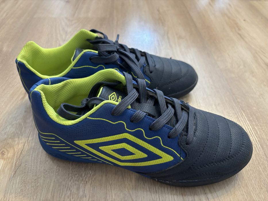 Футболни обувки Puma-37, Umbro-36