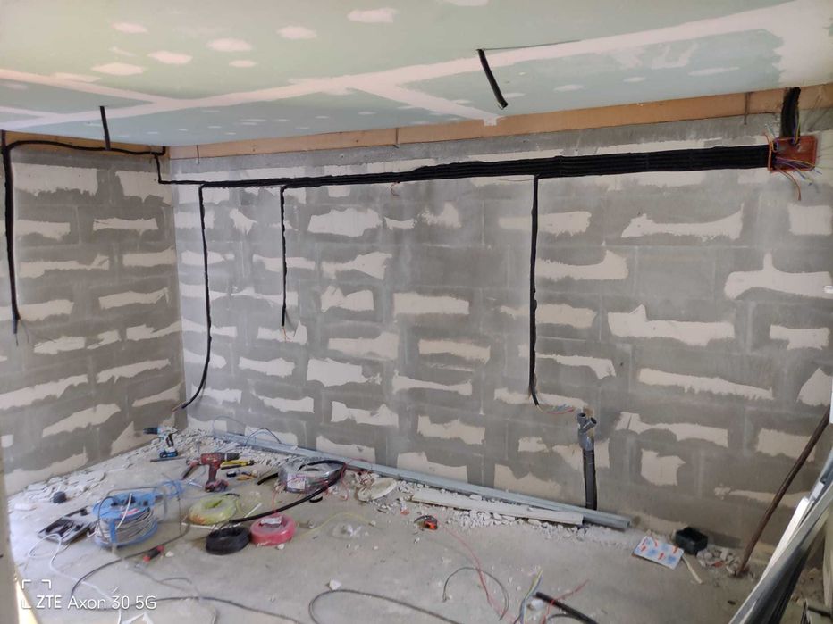 Electrician calificat