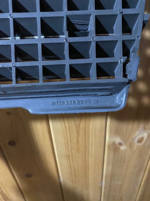 Решетка мерседес w124 оригинал