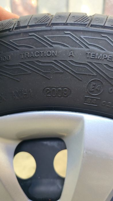 4 jante Renaul Symbol+CauciucuriContinetal  de vara+ jante tabla  in 4 prezoane175/65 R14 82 T