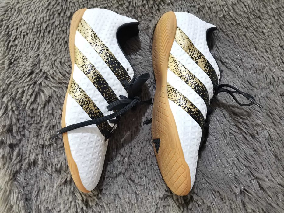 Мъжки ФУТБОЛНИ Маратонки Нови 39 номер ADIDАS ACE 16.4