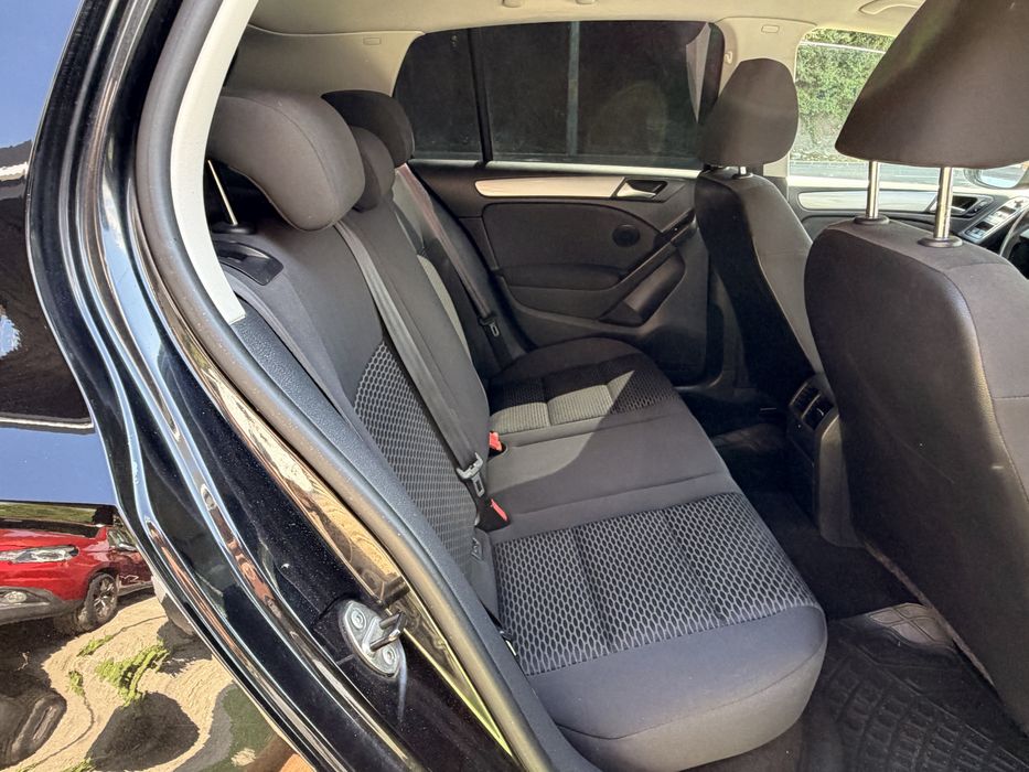 Volkswagen Golf 2013 si in Rate