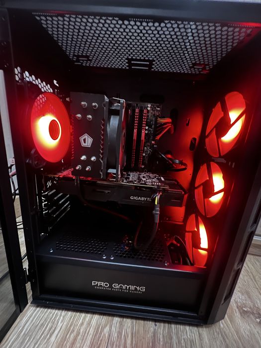 Vând calculator gaming