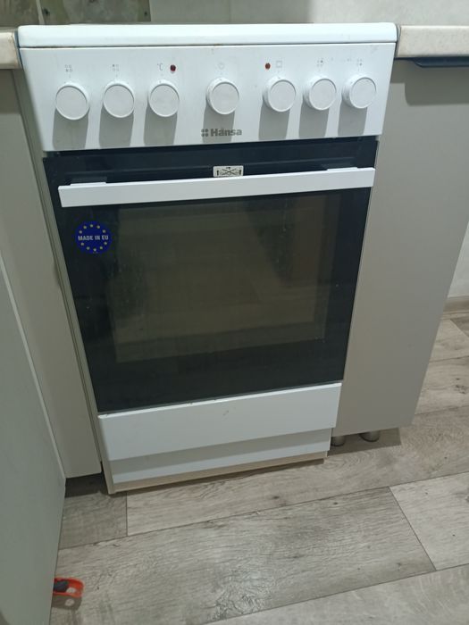 Продам электроплиту Hansa 50 см