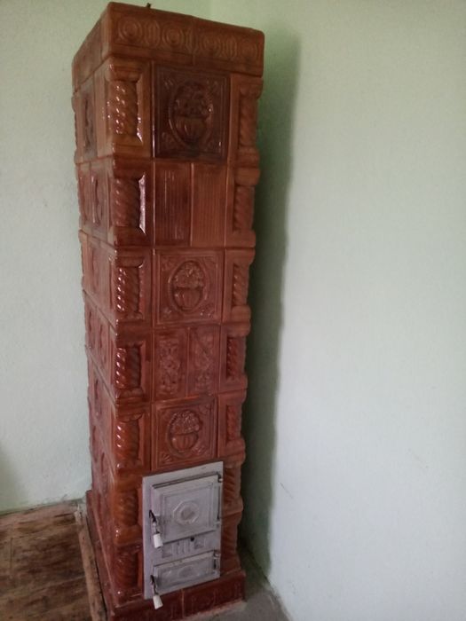 Soba de teracota pe lemne