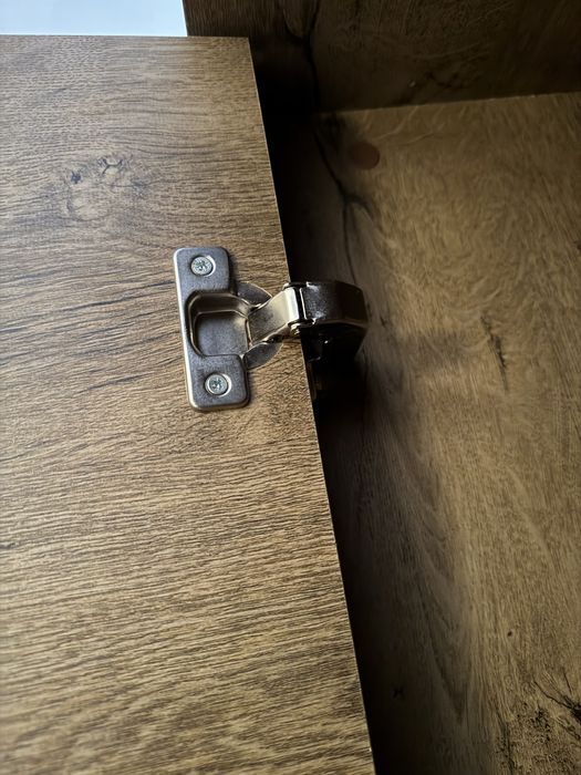 Vand cadru pat+ saltea, comoda, dulap (se pot vinde si separat)