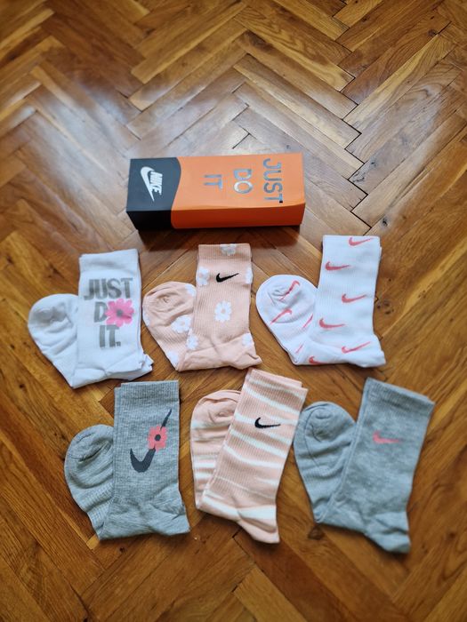 Страхотни дамски чорапи NIKE 6бр в кутия