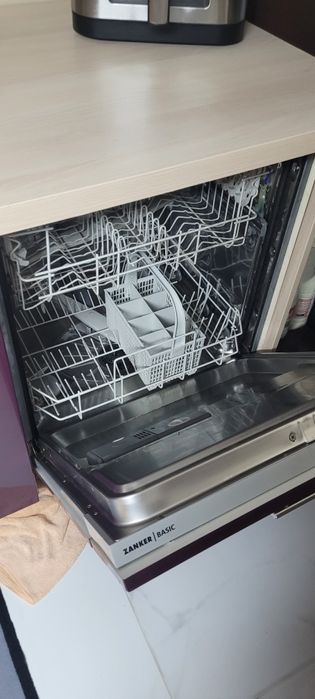 Mobila de bucatarie cu electrocasnice