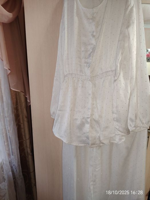 Продам Блузка с юбкой