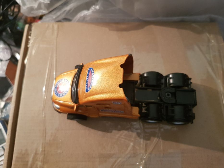 Камион 'Маг' 1:18 мащаб