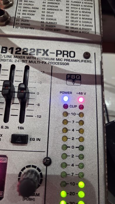 Mixer Behringer UB1222FX PRO