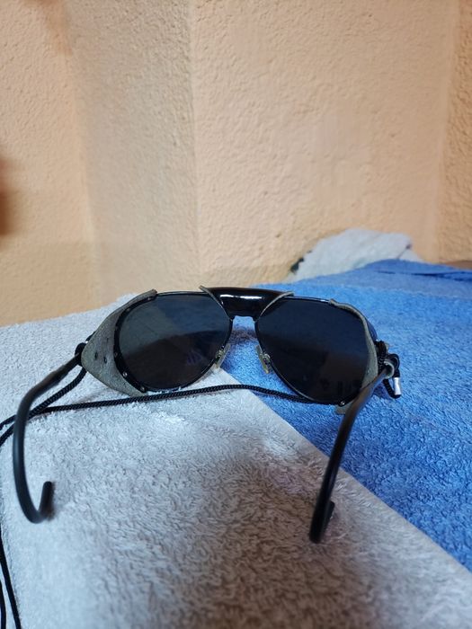 Ochelari profesionali de munte.