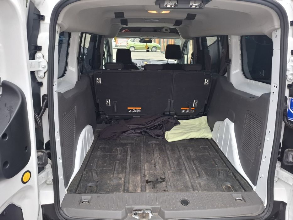 Vând Ford Transit Connect