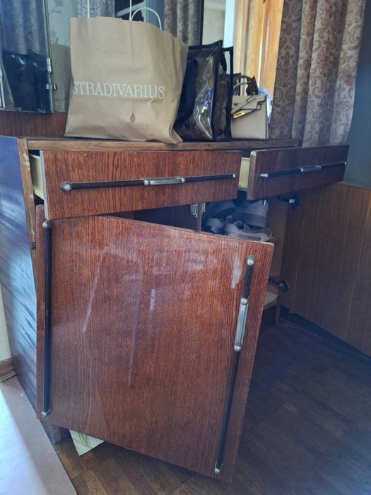 Прихожая мебель отдам даром