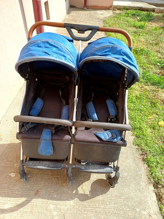 Продаю детсую кольяску для блезнецов