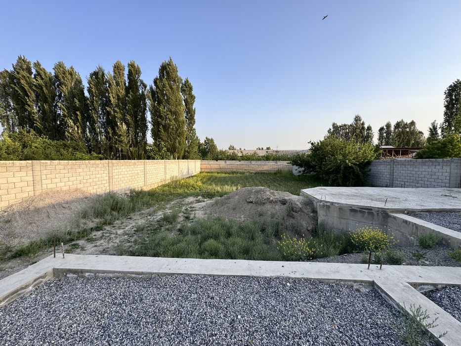 Ер участка сотилади