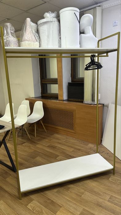 Рейл для платьев