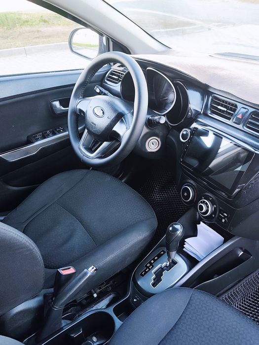 Срочно продам Kia Rio.