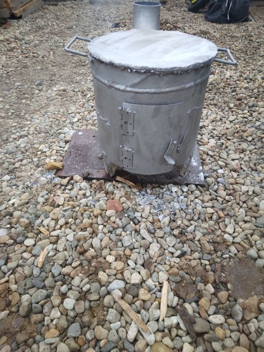 Sobe si afumatoare de curte