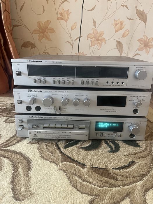 Магнитофон Усилитель Тюнер стерео