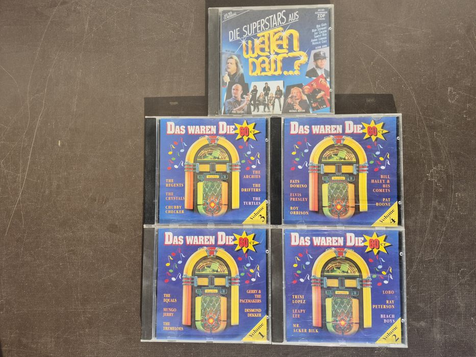 Vând 15 CD muzica usoara mixta straina artisti  internationalii,Sinatra,Bocelli,Ray Charels

- Tot