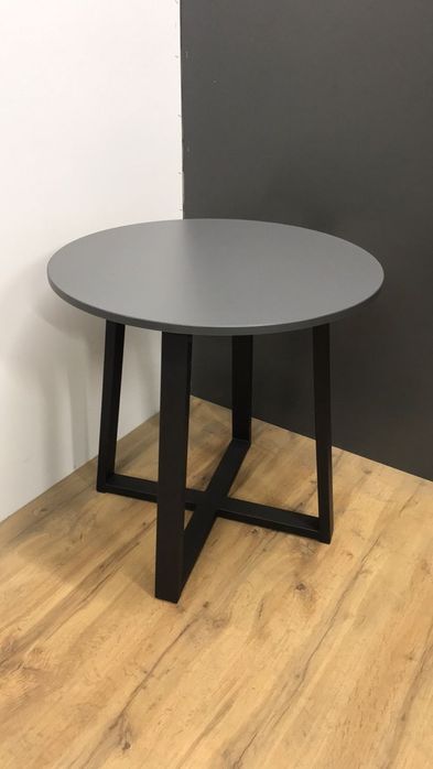 Jurnalniy stolik loft