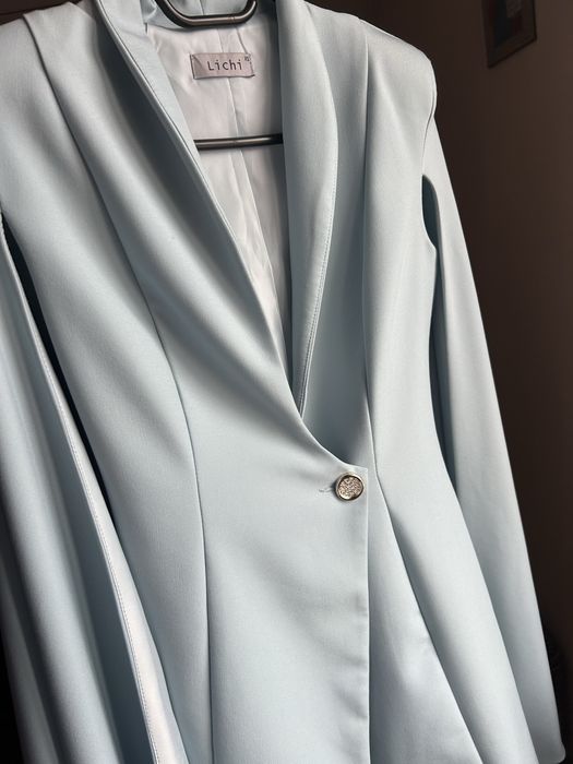 Платье от бренда lichi