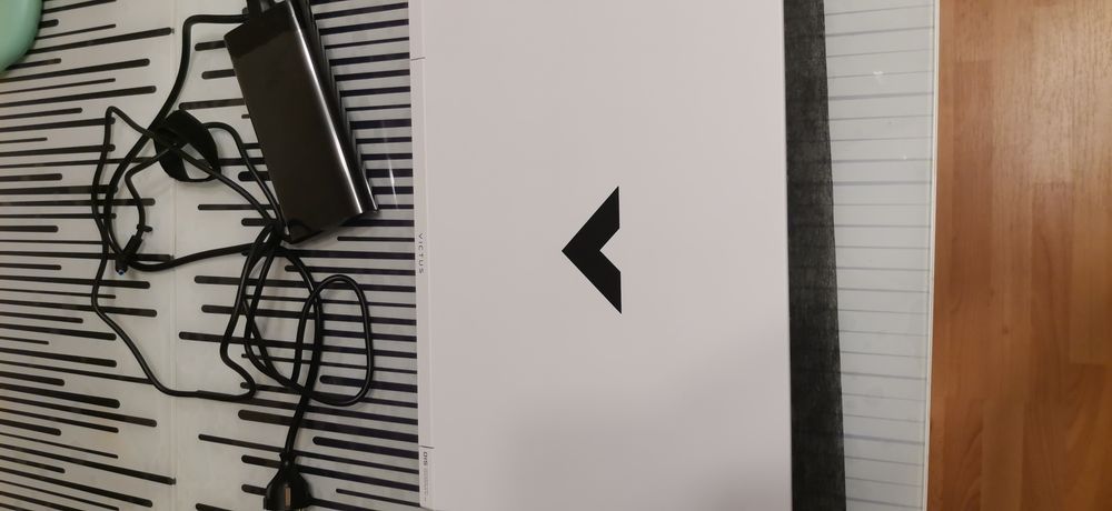 Лаптоп HP Victus 15 i5 12450h (8/12) RTX 4050 16 RAM 512SSD