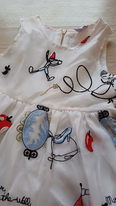 Красива дизайнерска рокля