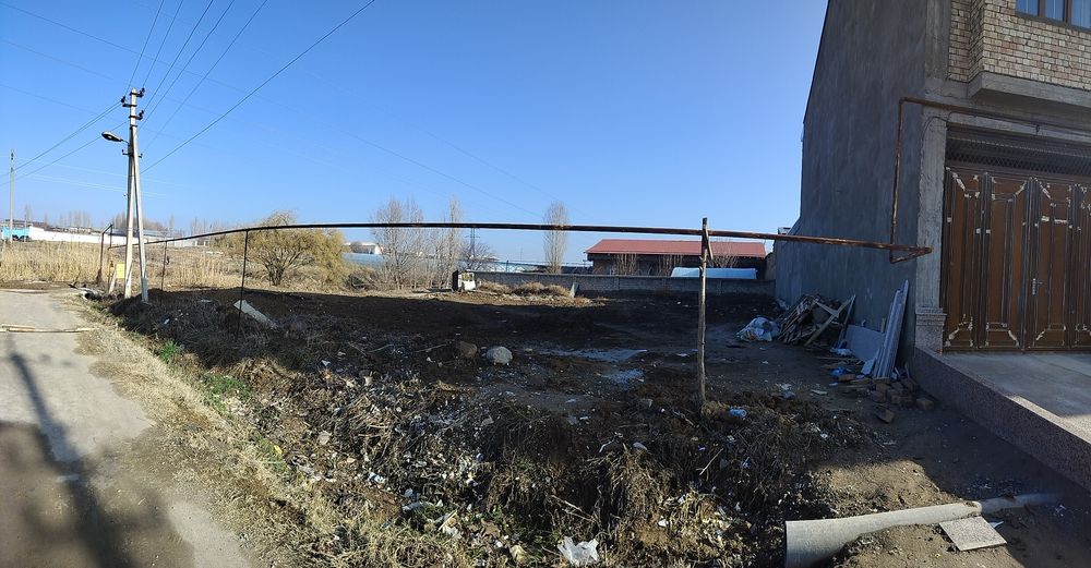 Хасанбой, 7.7 сот. Постдан 2.4 км ичкарига. Тинч махалла.