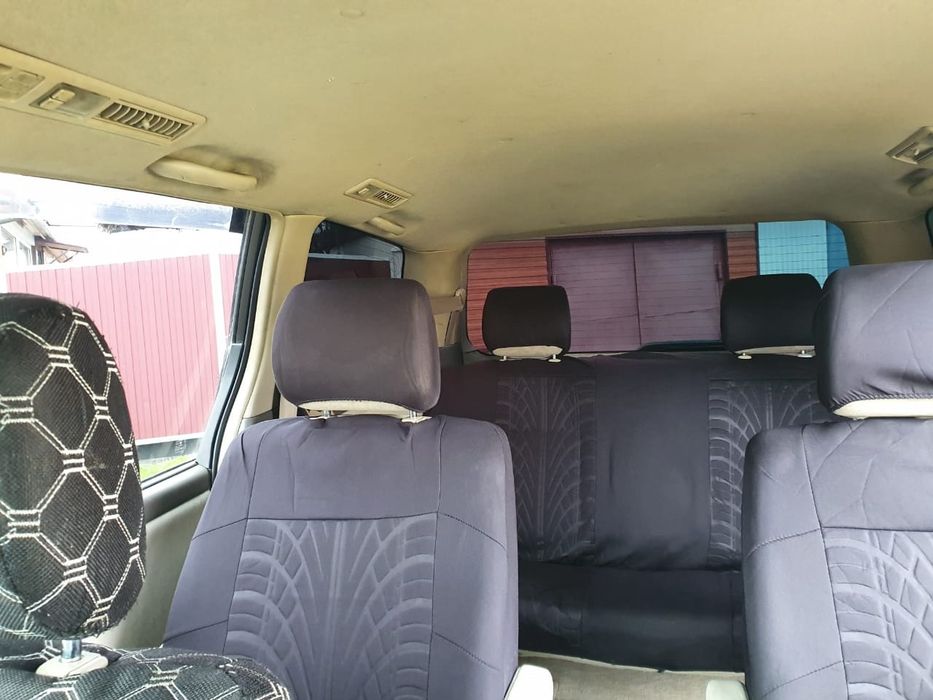 Toyota estima 012