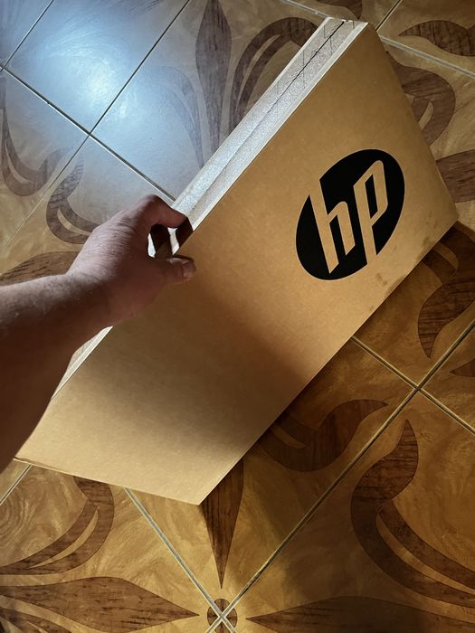 Leptop HP intel core i3 nou