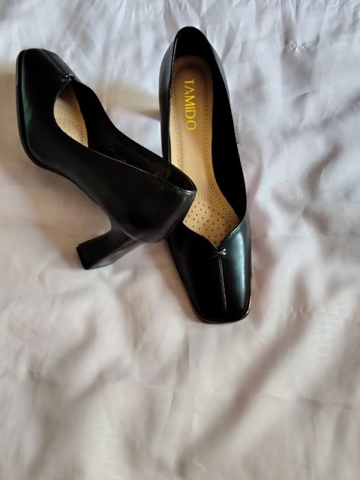 Туфли на каблуке  Новые  Размер 40