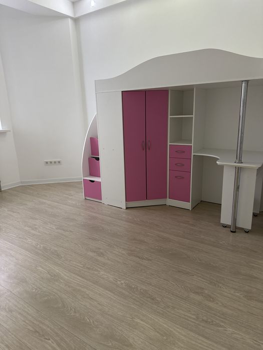 Продам кровать в детскую. Самовывоз.