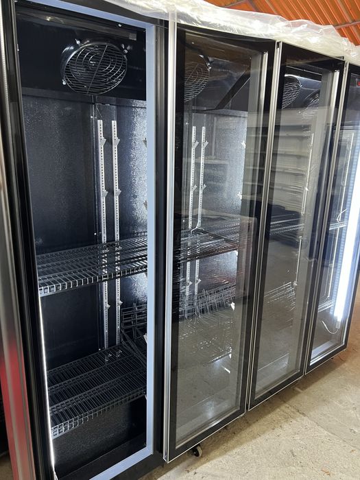 Vitrina frigorifica verticala cu 4 usi pentru sucuri sau flori