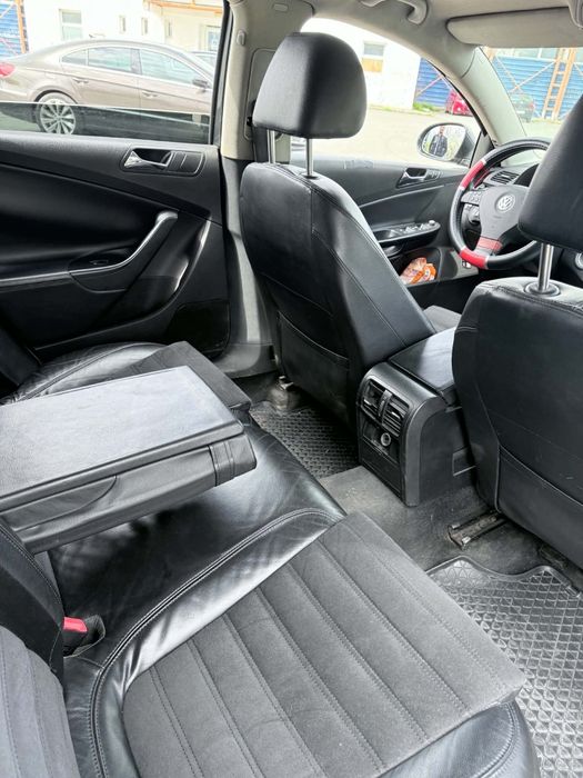 Vând Volkswagen Passat B6 Break 2.0 TDI