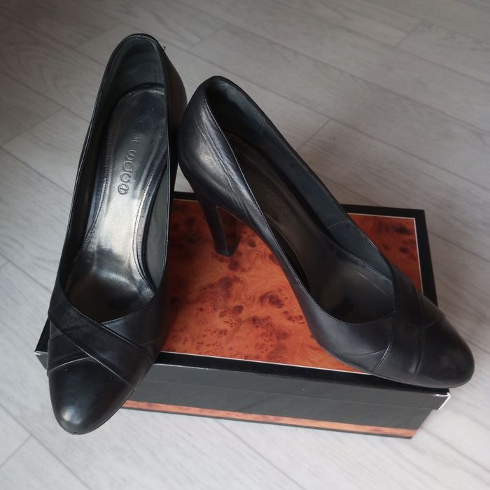 Туфли женские продаются