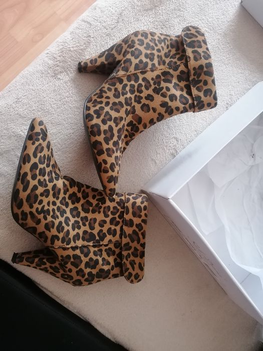 Vând botine de primavara