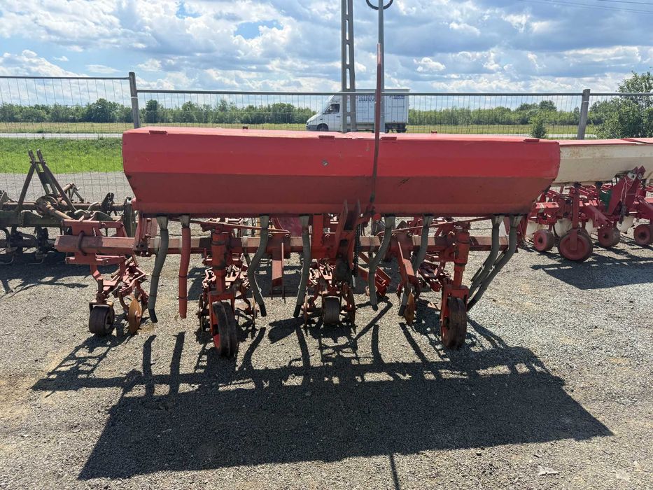 prasitoare cu fertilizare, 5 sectii, Agrotab Maramures
