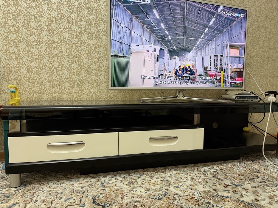 Тумба напольная. Подставка для телевизора